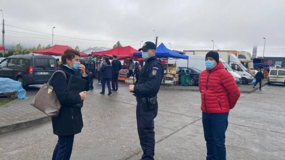 VIDEO | Controale în zonele aglomerate. S-au dat amenzi de 7.000 de lei VIDEO | Controale în zonele aglomerate. S-au dat amenzi de 7.000 de lei