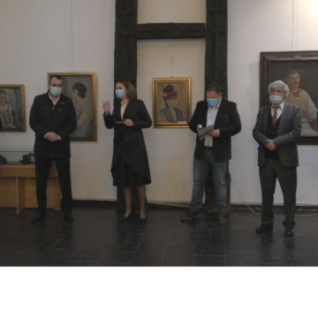 VIDEO | Muzeul Maramureșan din Sighet a găzduit vernisajul expoziției „Vasile Stoica – mare diplomat și om de cultură”
