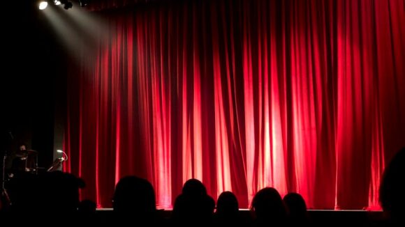 VIDEO | Elevii vor putea studia teatrul, ca disciplină opțională, în anul școlar 2021-2022
