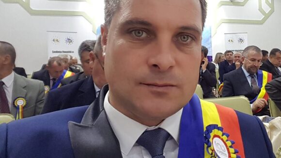 VIDEO | Vladimir Petruț va da seamă pentru activitatea sa în fiecare lună, printr-o postare video pe Facebook, la rubrica, ”Ora Primarului” VIDEO | Vladimir Petruț va da seamă pentru activitatea sa în fiecare lună, printr-o postare video pe Facebook, la rubrica, ”Ora Primarului”