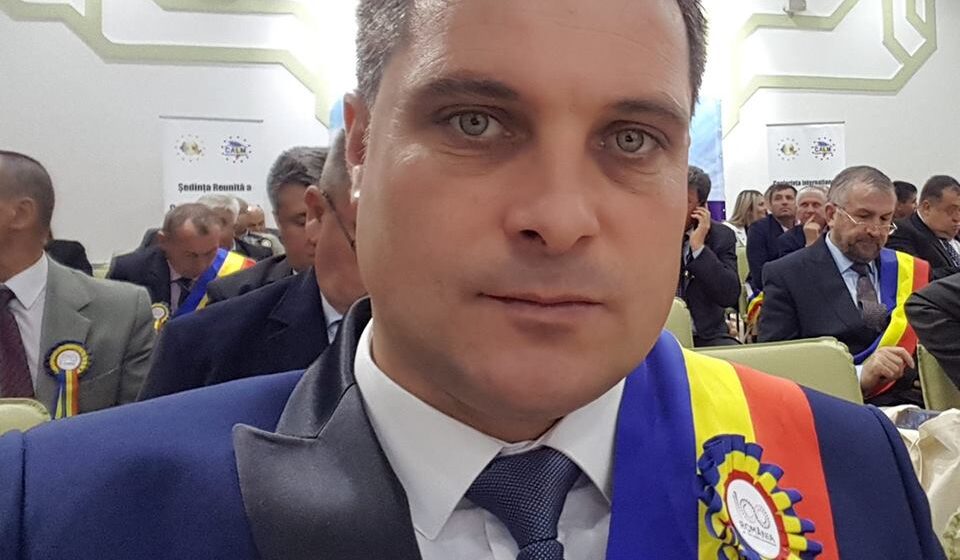 VIDEO | Vladimir Petruț va da seamă pentru activitatea sa în fiecare lună, printr-o postare video pe Facebook, la rubrica, ”Ora Primarului” VIDEO | Vladimir Petruț va da seamă pentru activitatea sa în fiecare lună, printr-o postare video pe Facebook, la rubrica, ”Ora Primarului”