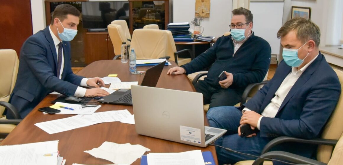 VIDEO | Paturi suplimentare pentru pacienții SARS Cov-2 VIDEO | Paturi suplimentare pentru pacienții SARS Cov-2