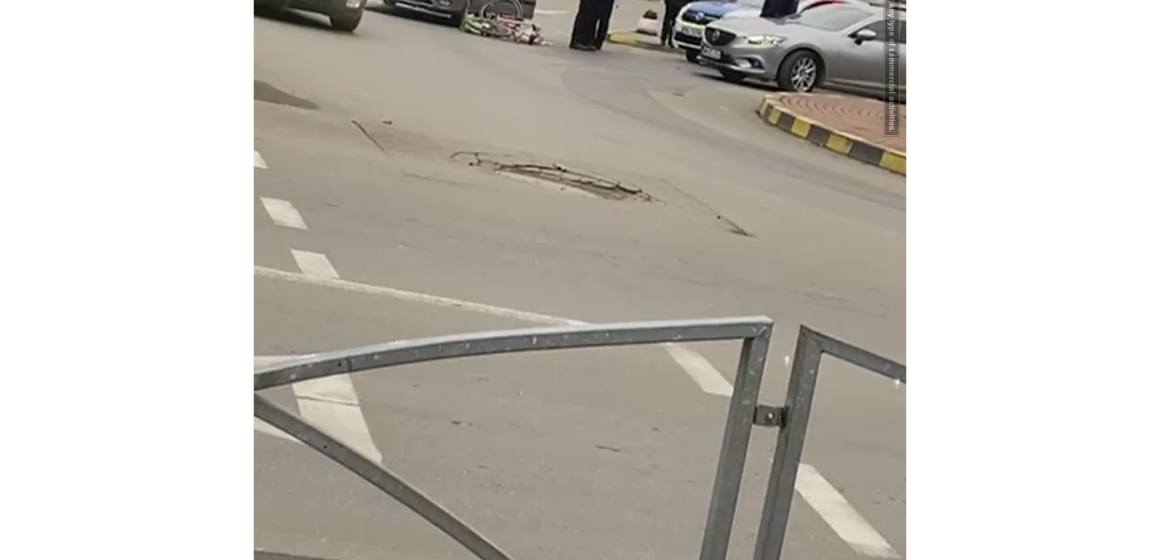 VIDEO | Biciclist accidentat în sensul giratoriu din zona Unirii, din Sighet