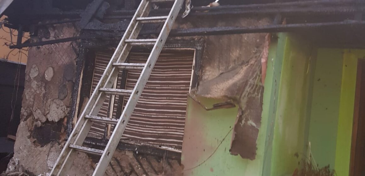 VIDEO | O familie din Sighet are nevoie de ajutorul nostru după ce un incendiu i-a mistuit casa