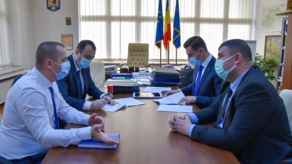 VIDEO | S-a semnat acordul de asociere între Consiliul Județean Maramureș și Primăria Sighetu Marmației în vederea realizării Variantei Ocolitoare Sighetu Marmației VIDEO | S-a semnat acordul de asociere între Consiliul Județean Maramureș și Primăria Sighetu Marmației în vederea realizării Variantei Ocolitoare Sighetu Marmației