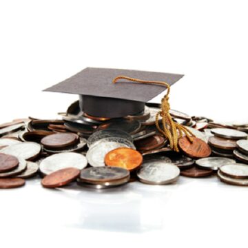 Guvernul stabilește bursele școlare la un cuantum de minimum 100 lei