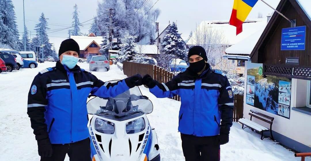 VIDEO | Jandarmii montani sunt la datorie în stațiunile turistice şi pe traseele montane