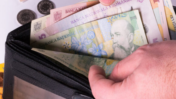 VIDEO | Salariul minim crește cu 3% VIDEO | Salariul minim crește cu 3%