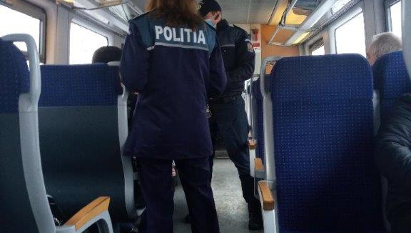VIDEO | Încă o acțiune în campania ”Selfie pe tren nu ia like-uri, ia vieți” VIDEO | Încă o acțiune în campania ”Selfie pe tren nu ia like-uri, ia vieți”