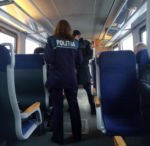 VIDEO | Încă o acțiune în campania ”Selfie pe tren nu ia like-uri, ia vieți” VIDEO | Încă o acțiune în campania ”Selfie pe tren nu ia like-uri, ia vieți”