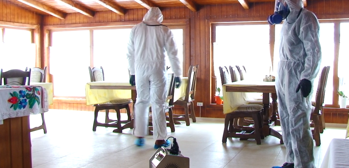 VIDEO & FOTO | Tot mai multe cereri pentru dezinfecția clădirilor din Maramureș