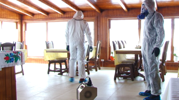 VIDEO & FOTO | Tot mai multe cereri pentru dezinfecția clădirilor din Maramureș