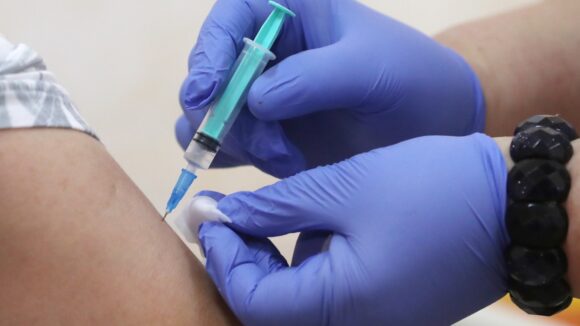 VIDEO | Vârstnicii și persoanele vulnerabile au prioritate la vaccinare VIDEO | Vârstnicii și persoanele vulnerabile au prioritate la vaccinare