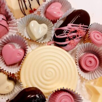 VIDEO | Comandă online delicii pentru indragostiții de dulce VIDEO | Comandă online delicii pentru indragostiții de dulce