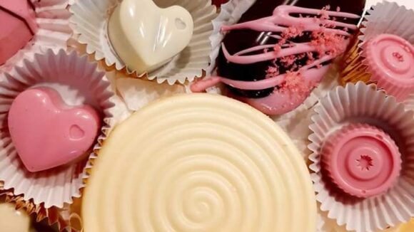 VIDEO | Comandă online delicii pentru indragostiții de dulce