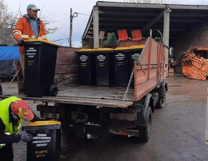 VIDEO | A început colectarea selectivă a gunoiului în Sighetu Marmației. Vezi programul pentru fiecare lună