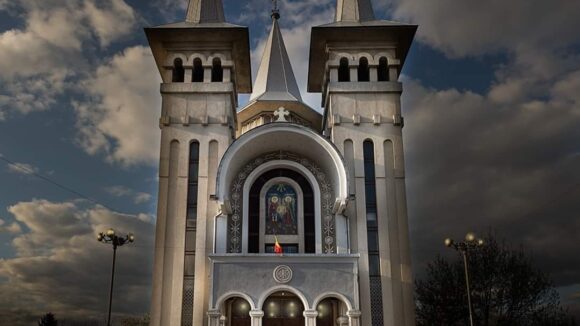 VIDEO | Preasfințitul Părinte Timotei Sătmăreanul, Arhiereu vicar al Episcopiei Maramureșului și Sătmarului, va fi prezent duminică la Biserica„Sfinții Arhangheli Mihail și Gavriil” din Sighet