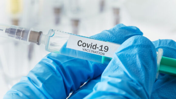 VIDEO | De ce apar cazuri de infectare cu noul coronavirus după vaccin?