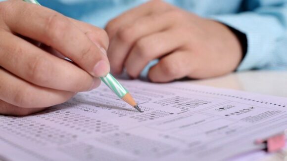 VIDEO | Teste „de antrenament” pentru Evaluarea Naţională şi examenul de Bacalaureat VIDEO | Teste „de antrenament” pentru Evaluarea Naţională şi examenul de Bacalaureat