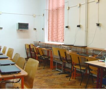 VIDEO | ”REVOLTĂTOR! Sighetul și localitățile din Maramureș pornesc în “secolul revoluției digitale” – cu reducerea la jumătate a claselor de liceu cu specializarea informatică”