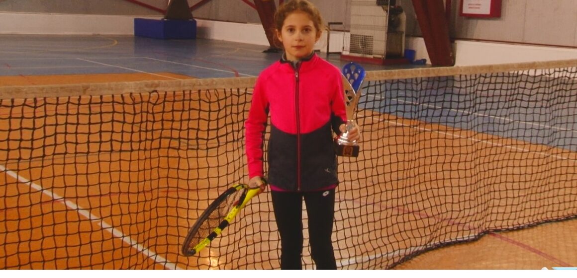 VIDEO | Meci incredibil reușit de tânăra tenismenă, Nicola Codrea,  legitimată la Clubul Sportiv Școlar din Sighet, la concursul ”Cupa Simba Imvest”