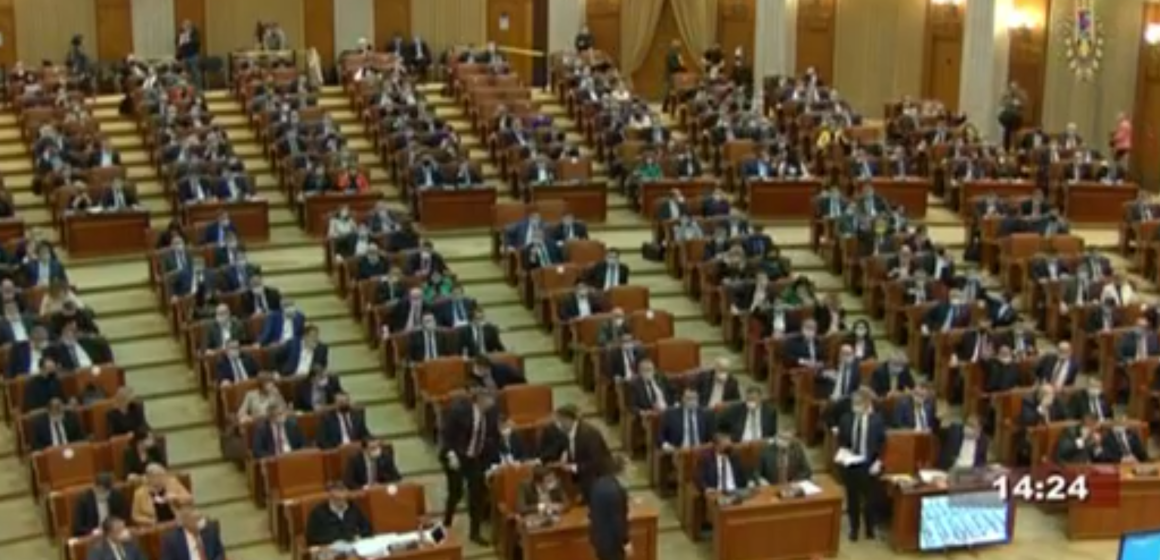 VIDEO | Pensiile speciale ale parlamentarilor au fost eliminate