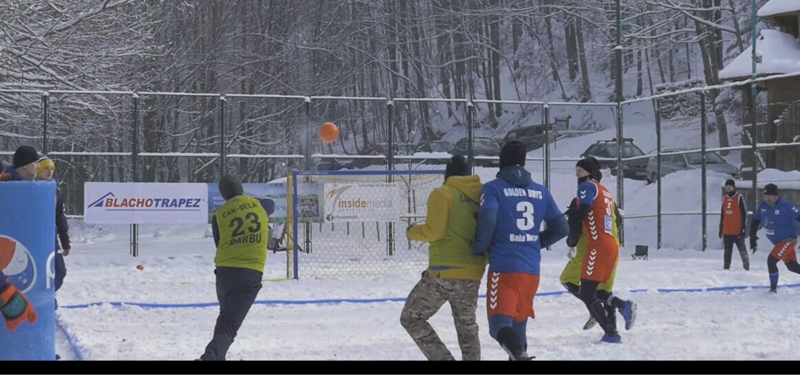 VIDEO | Tudor Marta a organizat la Șuior primul turneu de snowhandbal organizat până acuma în România VIDEO | Tudor Marta a organizat la Șuior primul turneu de snowhandbal organizat până acuma în România