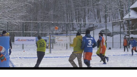 VIDEO | Tudor Marta a organizat la Șuior primul turneu de snowhandbal organizat până acuma în România VIDEO | Tudor Marta a organizat la Șuior primul turneu de snowhandbal organizat până acuma în România