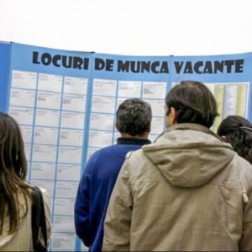 Cât de mult te ajută școala să-ți găsești un loc de muncă? Ce răspund tinerii Cât de mult te ajută școala să-ți găsești un loc de muncă? Ce răspund tinerii