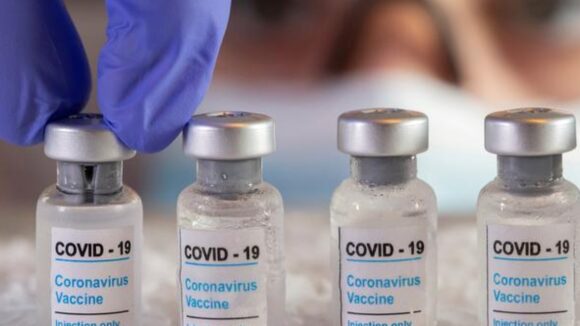 VIDEO | 193.573 de angajați din sistemul național de învățământ își declară disponibilitatea de vaccinare VIDEO | 193.573 de angajați din sistemul național de învățământ își declară disponibilitatea de vaccinare