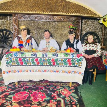 PROMO | Emisiunea „La casa cu voie bună” a ajuns în muzeul lui Pătru Bârlea PROMO | Emisiunea „La casa cu voie bună” a ajuns în muzeul lui Pătru Bârlea