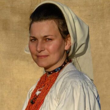 CUVINTE CU MINTE | De Blagoveșteni în satele tradiționale [ autor: Măriuca Verdeș ]