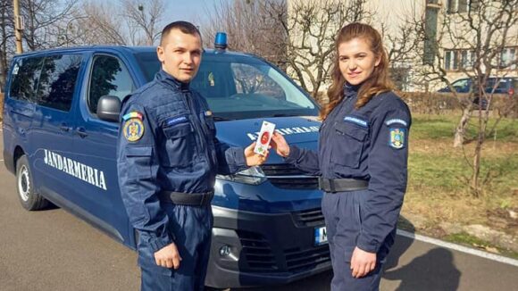 Primăvară însorită împreună cu un gând bun de la jandarmii maramureşeni
