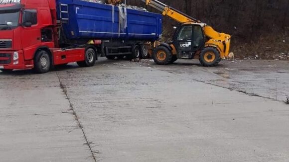 VIDEO | CJSU: Prelungire cu 90 de zile a operațiunilor de transbordare a deșeurilor menajere colectate din Maramureșul Istoric VIDEO | CJSU: Prelungire cu 90 de zile a operațiunilor de transbordare a deșeurilor menajere colectate din Maramureșul Istoric