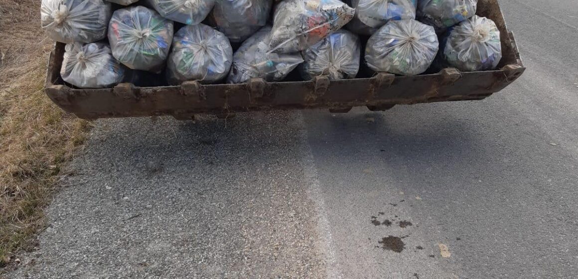800 de kilometri de drumuri județene au intrat în campania de curățenie de primăvară 800 de kilometri de drumuri județene au intrat în campania de curățenie de primăvară