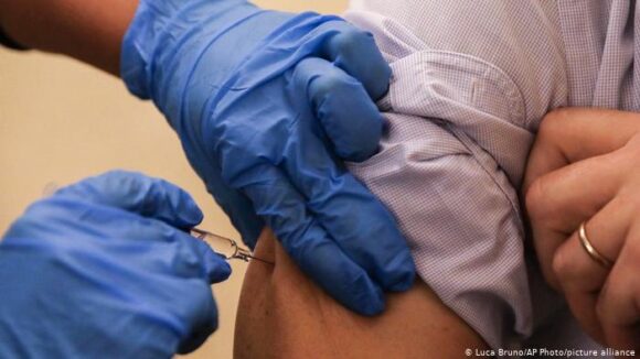 VIDEO | De luni începe etapa a III-a de vaccinare anti-COVID-19