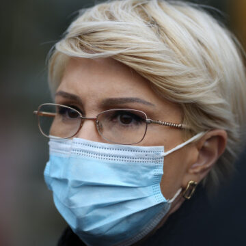 Stimulentul de reinserție pentru părinții care se întorc la lucru înainte de 6 luni majorat de la 650 de lei la 1.500 de lei