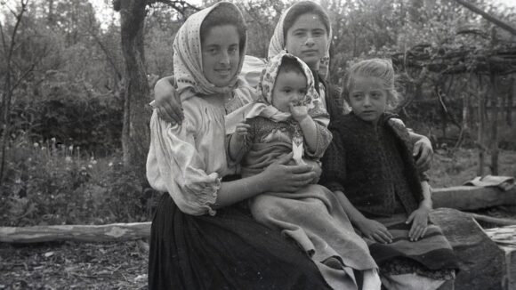 CUVINTE CU MINTE | Mama, firul vieții  [ autor: Măriuca Verdeș ]