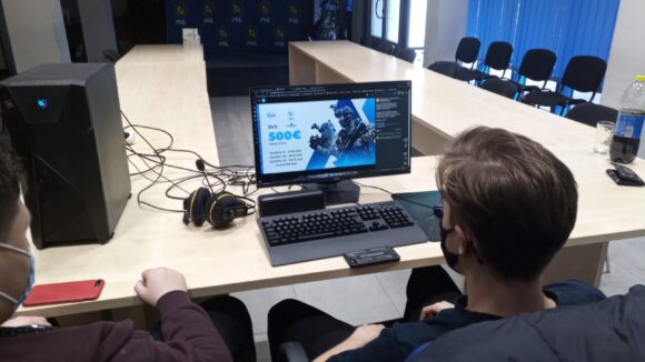 Studenții liberali susțin realizarea și dezvoltarea competițiilor eSports în România Studenții liberali susțin realizarea și dezvoltarea competițiilor eSports în România