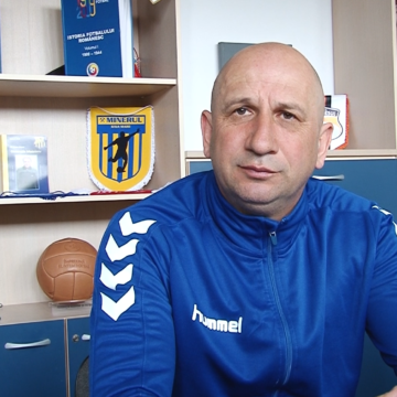 VIDEO | SPORT: Băieții antrenați de Vasile Miriuță vor da piept pe teren propriu cu echipa de pe locul patru- Someșul Dej