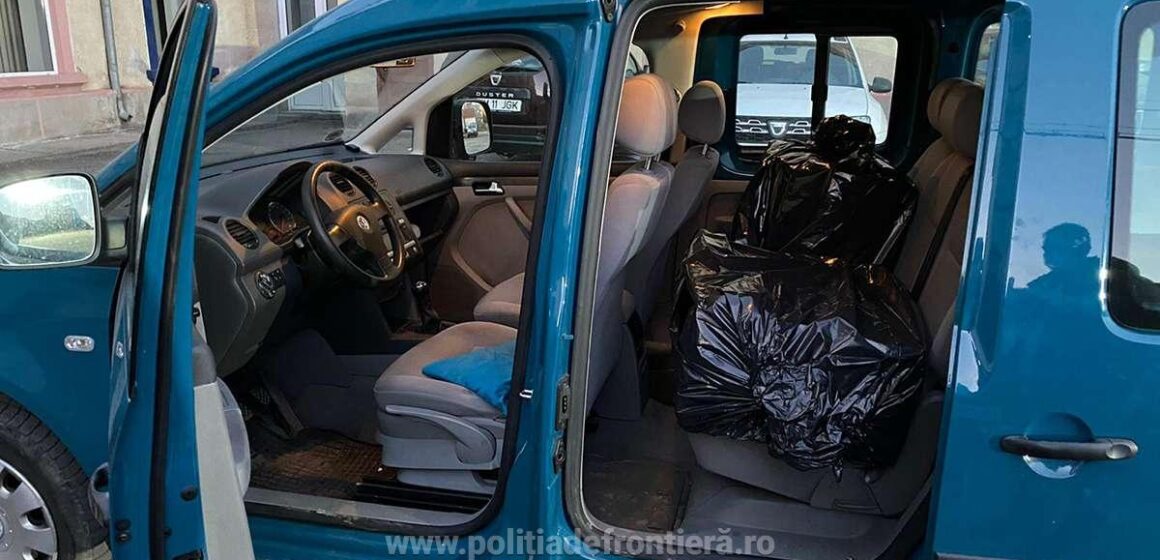 Prins cu țigări de contrabandă Prins cu țigări de contrabandă