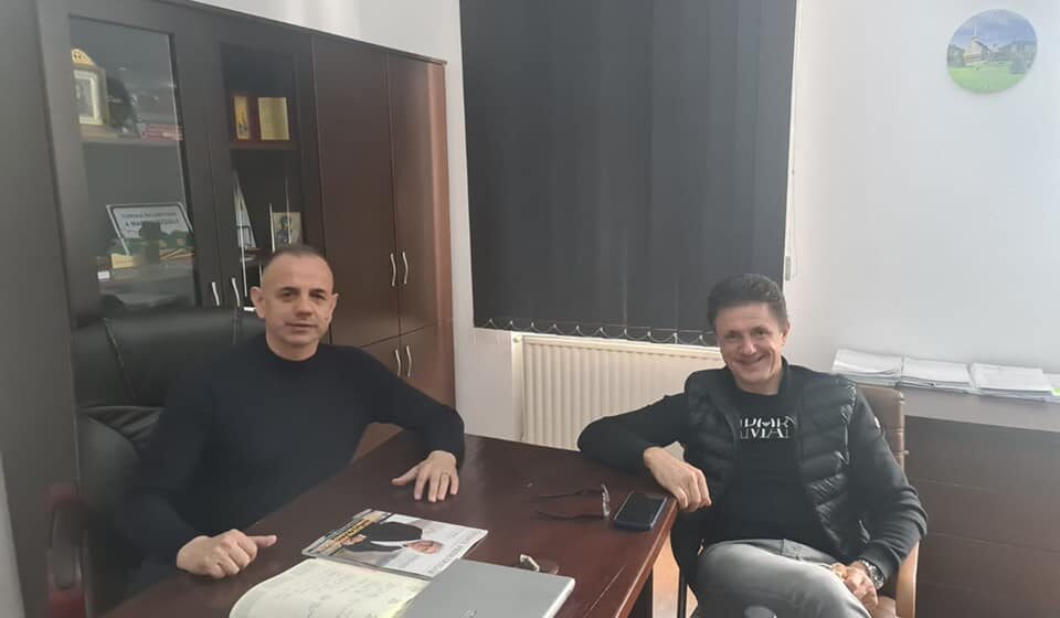 VIDEO | Fostul mare internațional român Gică Popescu, în vizită la Bârsana VIDEO | Fostul mare internațional român Gică Popescu, în vizită la Bârsana