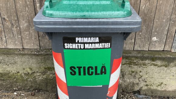 SIGHETU MARMAȚIEI: În fiecare zi de miercuri se vor colecta deșeuri de sticlă de la persoanele juridice SIGHETU MARMAȚIEI: În fiecare zi de miercuri se vor colecta deșeuri de sticlă de la persoanele juridice