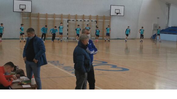 VIDEO | Juniorii III de la Academia Minaur au câștigat turul în acest weekend la primul turneu “Valoare” împotriva a trei echipe din județul Timiș VIDEO | Juniorii III de la Academia Minaur au câștigat turul în acest weekend la primul turneu “Valoare” împotriva a trei echipe din județul Timiș