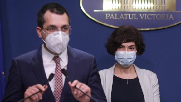 VIDEO | Premierul Cîțu i-a demis pe Vlad Voiculescu și Andreea Moldovan. Cine asigură interimatul la Ministerul Sănătății