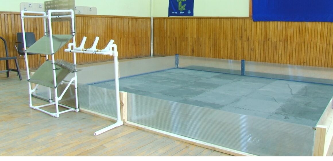 VIDEO | Echipa de robotică din cadrul Colegiului Național ”Dragoș Vodă”face progrese în pregătirea proiectului pentru concursul ”Ultimate Goal”