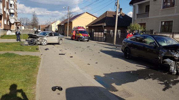 VIDEO | FOTO | Accident rutier cu două victime pe strada Lucian Blaga din Sighet
