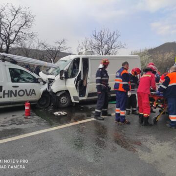 VIDEO | ( FOTO ) Accident grav la intrarea în Sighet. Două persoane au fost rănite