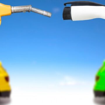 Mașinile electrice, un nou record de vânzări în Uniunea Europeană. Mașinile pe carburanți, tot mai puțin căutate Mașinile electrice, un nou record de vânzări în Uniunea Europeană. Mașinile pe carburanți, tot mai puțin căutate