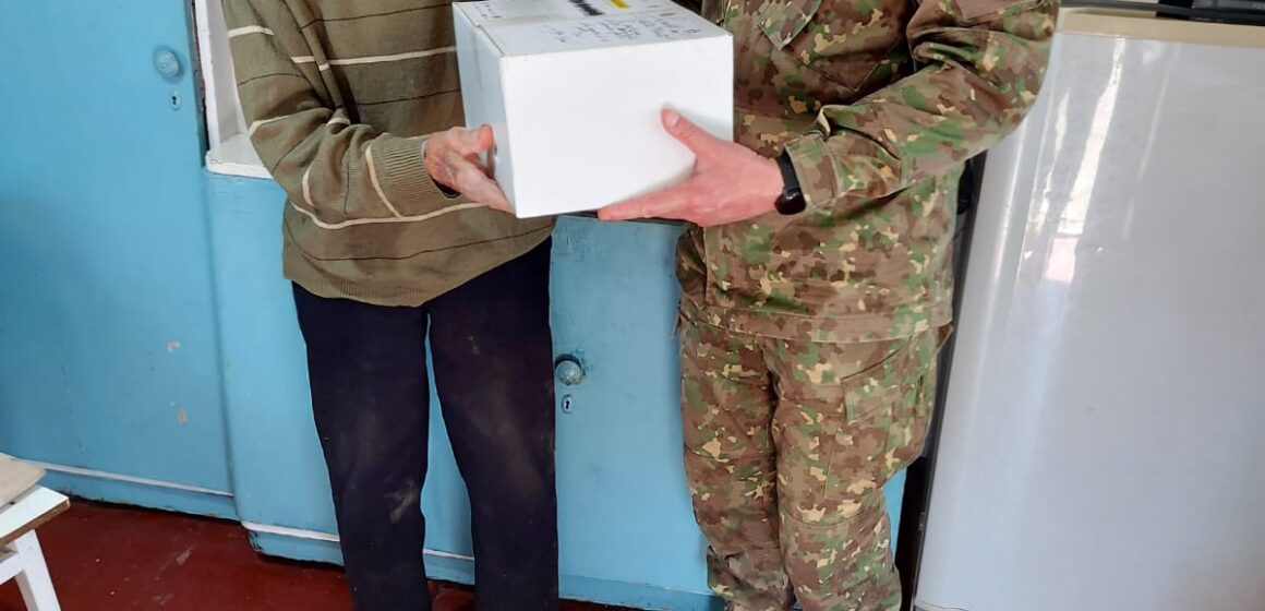 VIDEO | Militarii maramureșeni au oferit pachete cadou veteranilor de război VIDEO | Militarii maramureșeni au oferit pachete cadou veteranilor de război